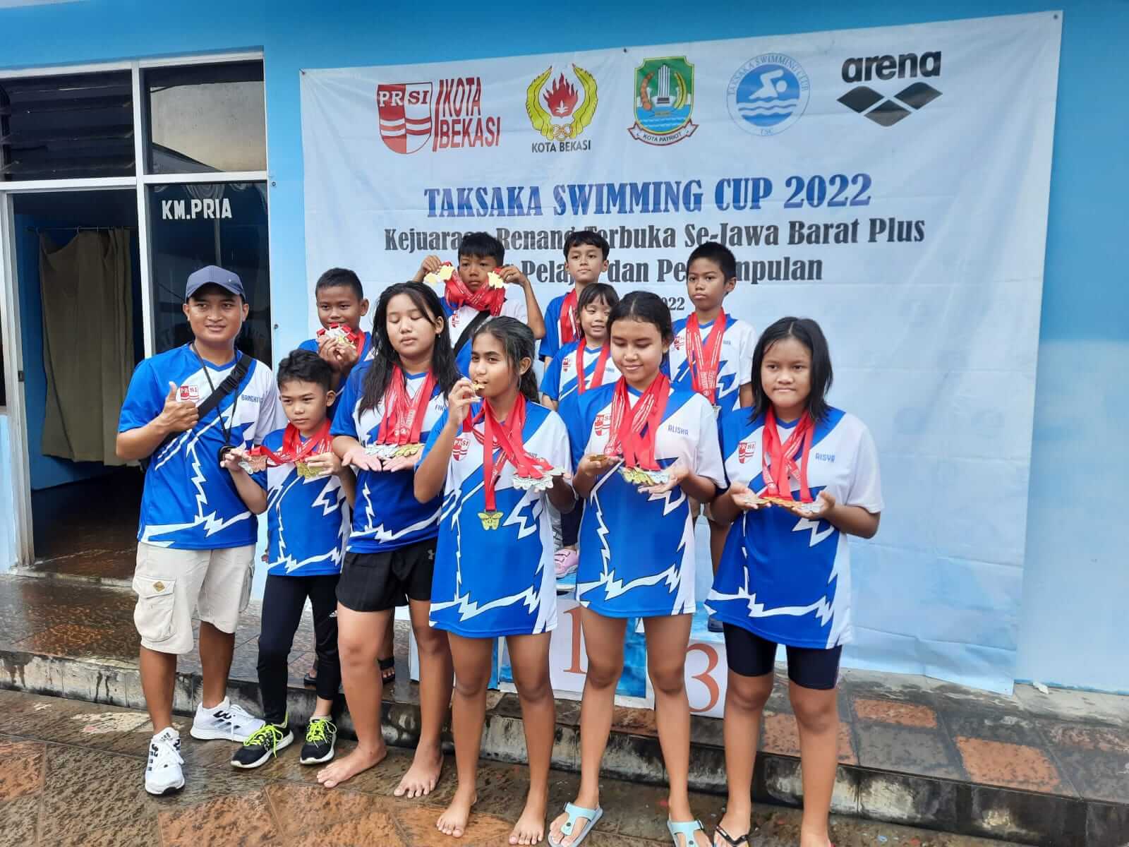 juara balap renang bogor bangkit swimming club